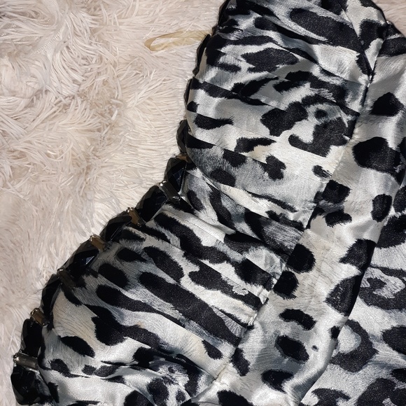 Silver leapord print silky strapless dress - Picture 5 of 6